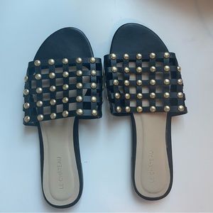 Leather Sandals- Le Chateau